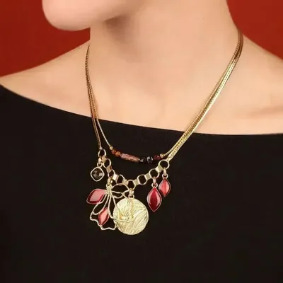 Bijoux - COLLIER HIBISCUS COULEUR DORE ROSE - ILARIA.I