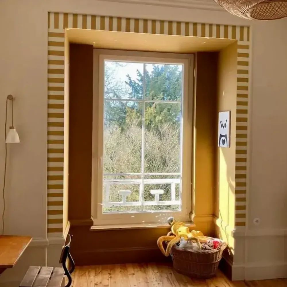 Wallpaper - Beach Hut Frieze - Ochre & White - ILARIA.I