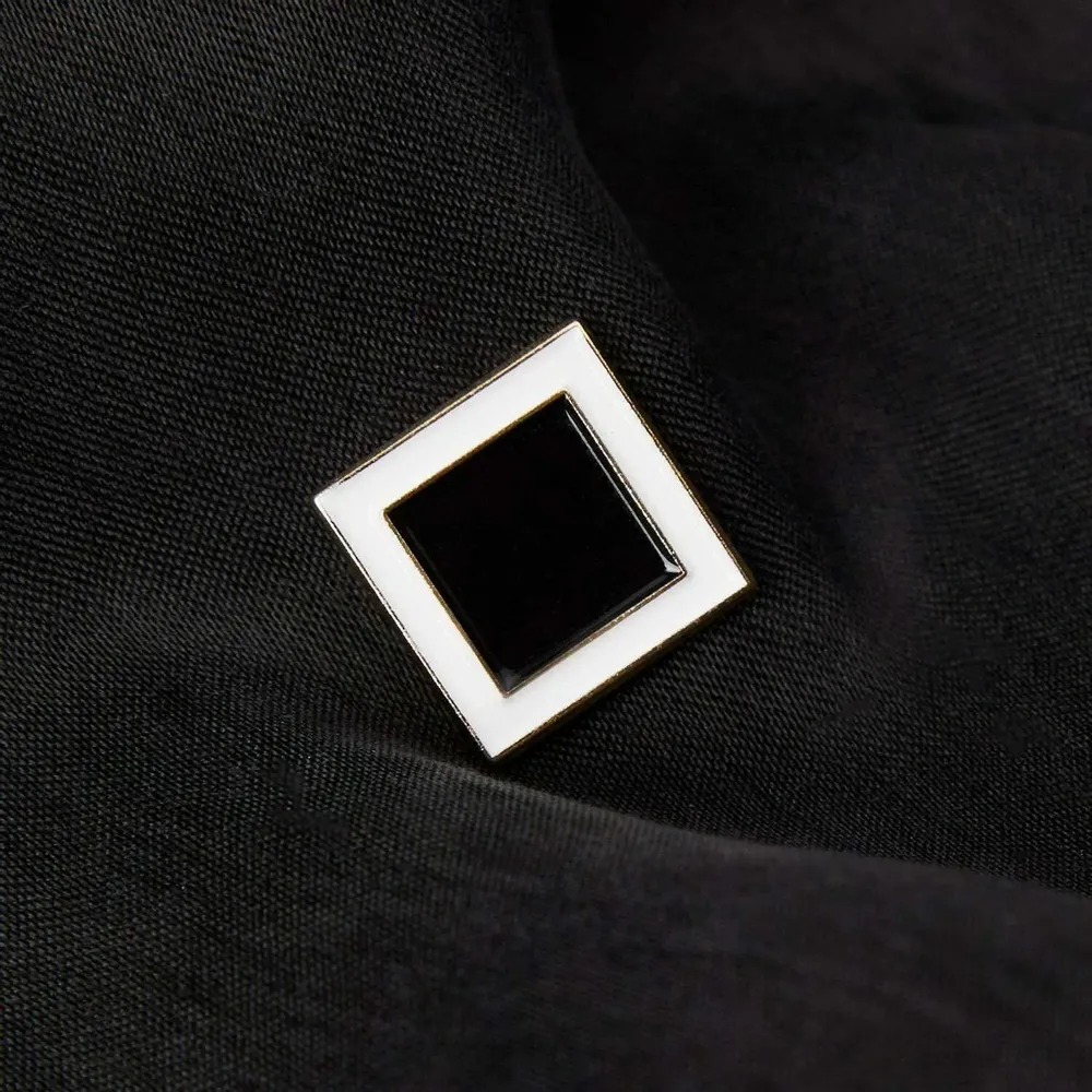 Decorative frescoes - Pin Black Square - Kazimir Malevich, 1915 - ILARIA.I