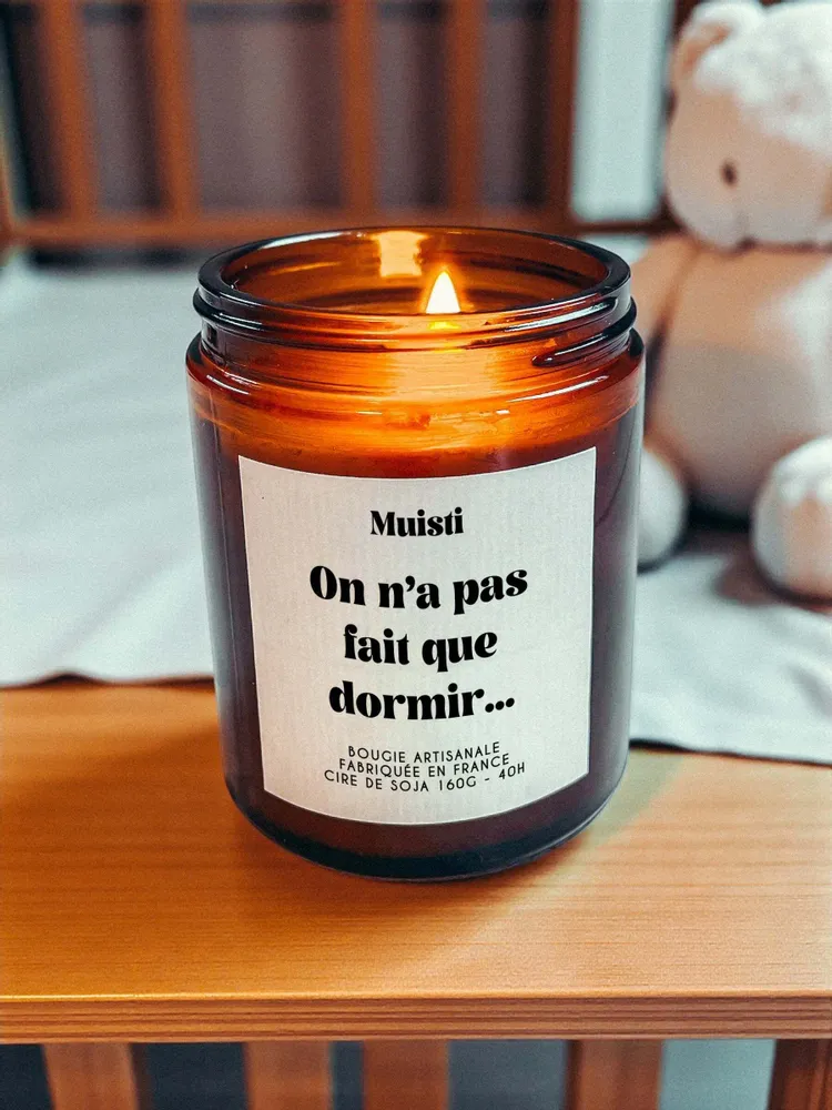 Objets de décoration - Bougie Parfumée - On n'a pas fait que dormir - Musc blanc – 160g - ILARIA.I